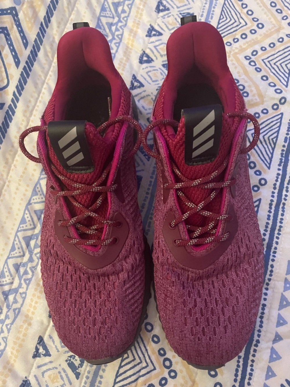 Adidas Women's Burgundy Knit Athletic Sneakers Sz8.5